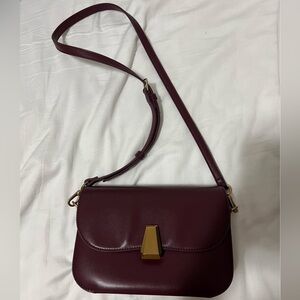 Charles & Keith cross body bag- Burgundy 💼 💝